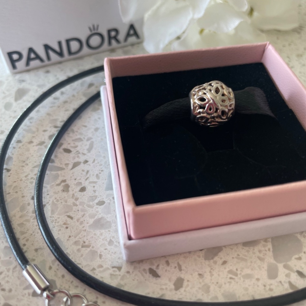 PANDORA "Openwork Butterfly Garden" Charm